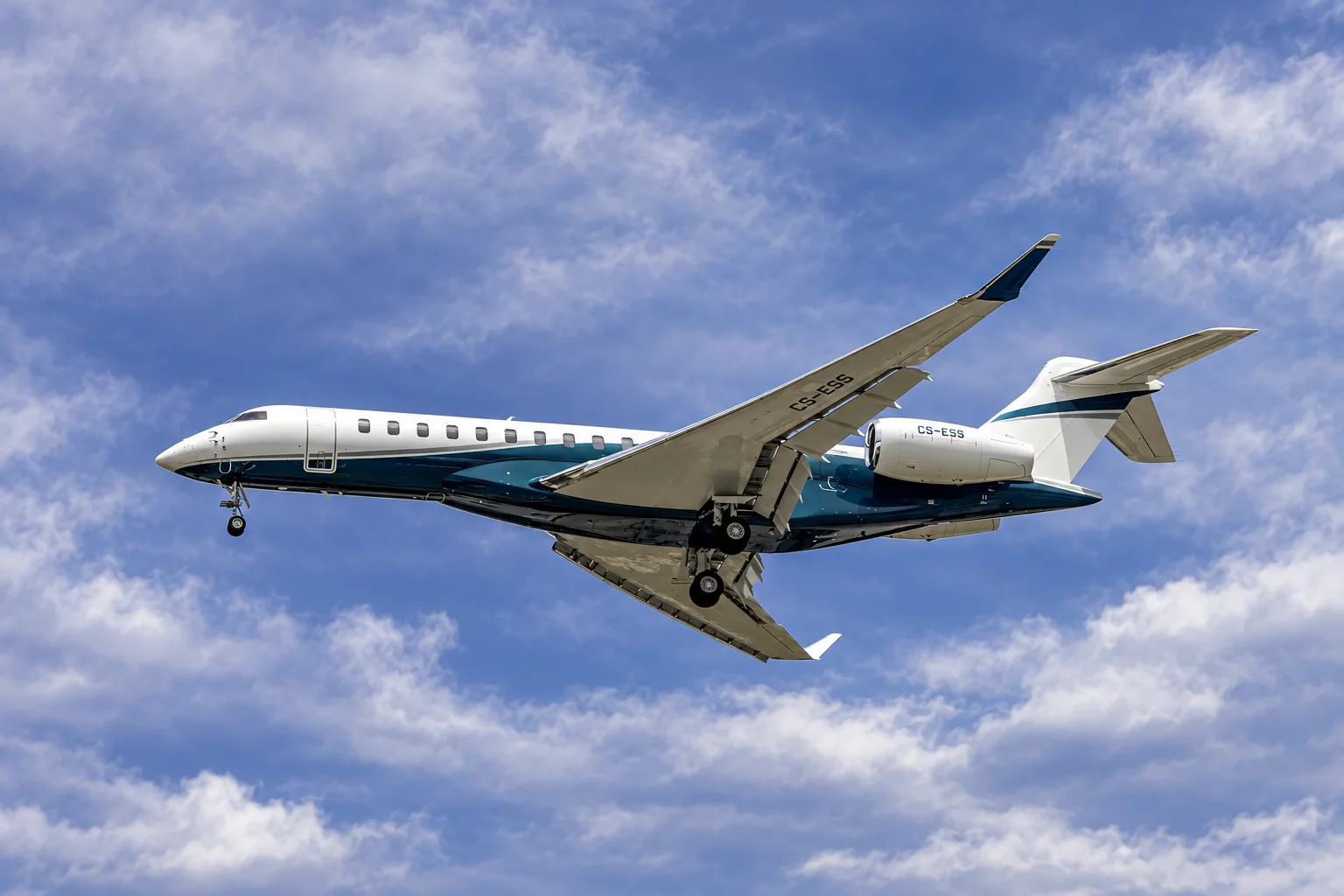 Bombardier Global 7500 private jet on final approach